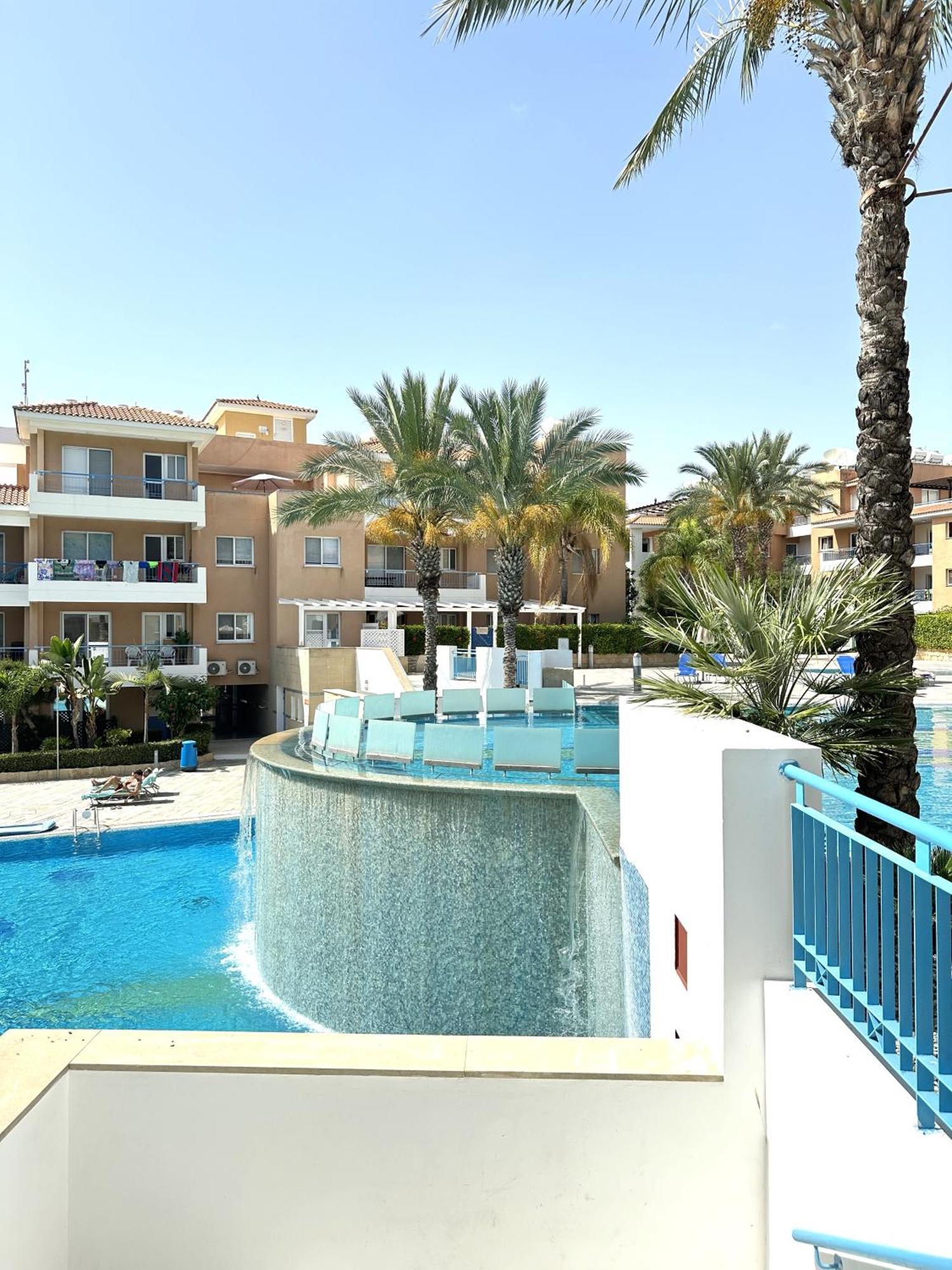 H&O Golden Sun Suite Paphos Esterno foto