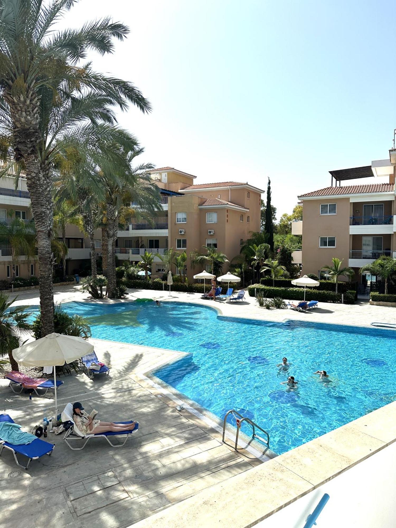 H&O Golden Sun Suite Paphos Esterno foto