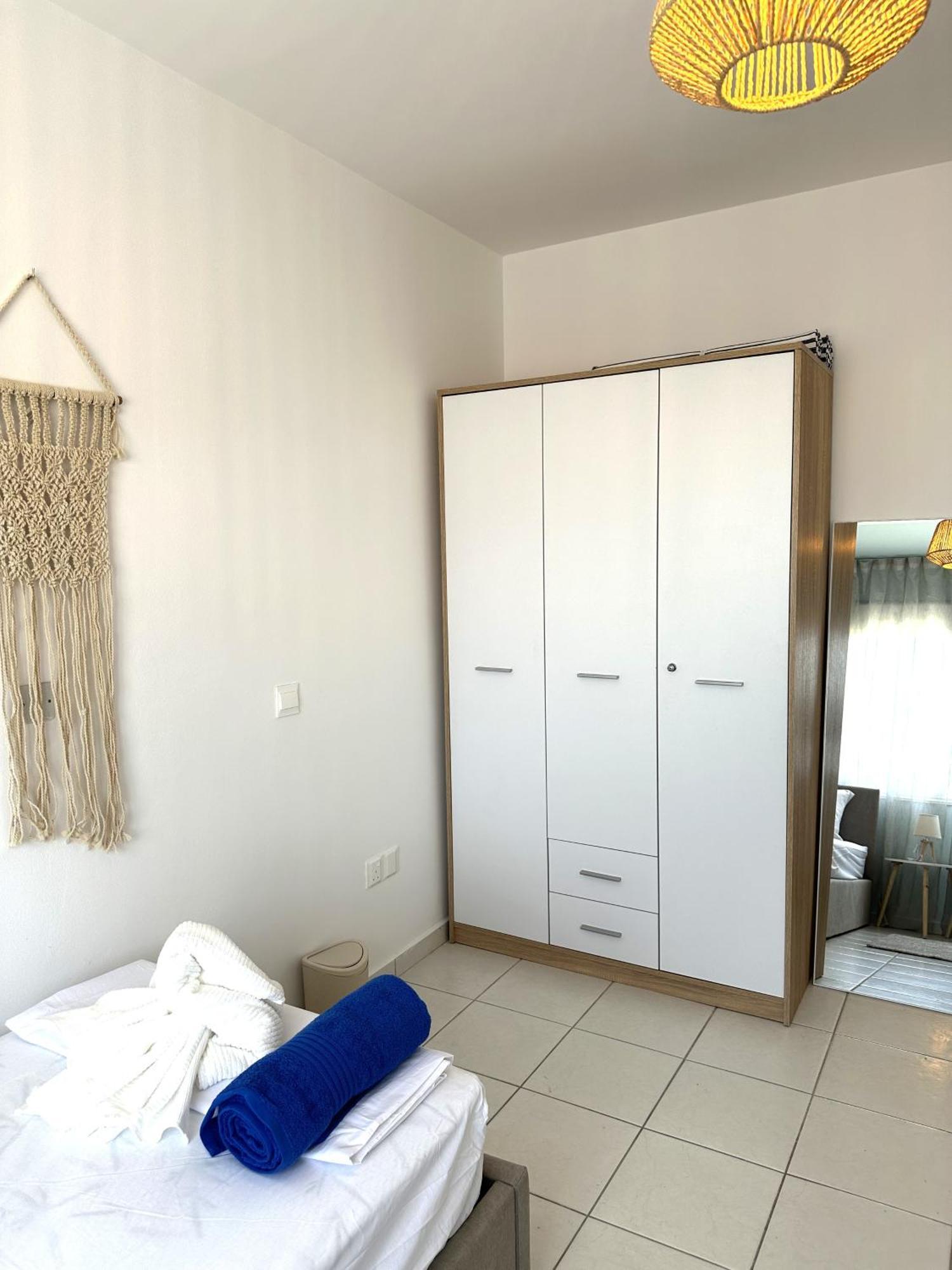 H&O Golden Sun Suite Paphos Esterno foto