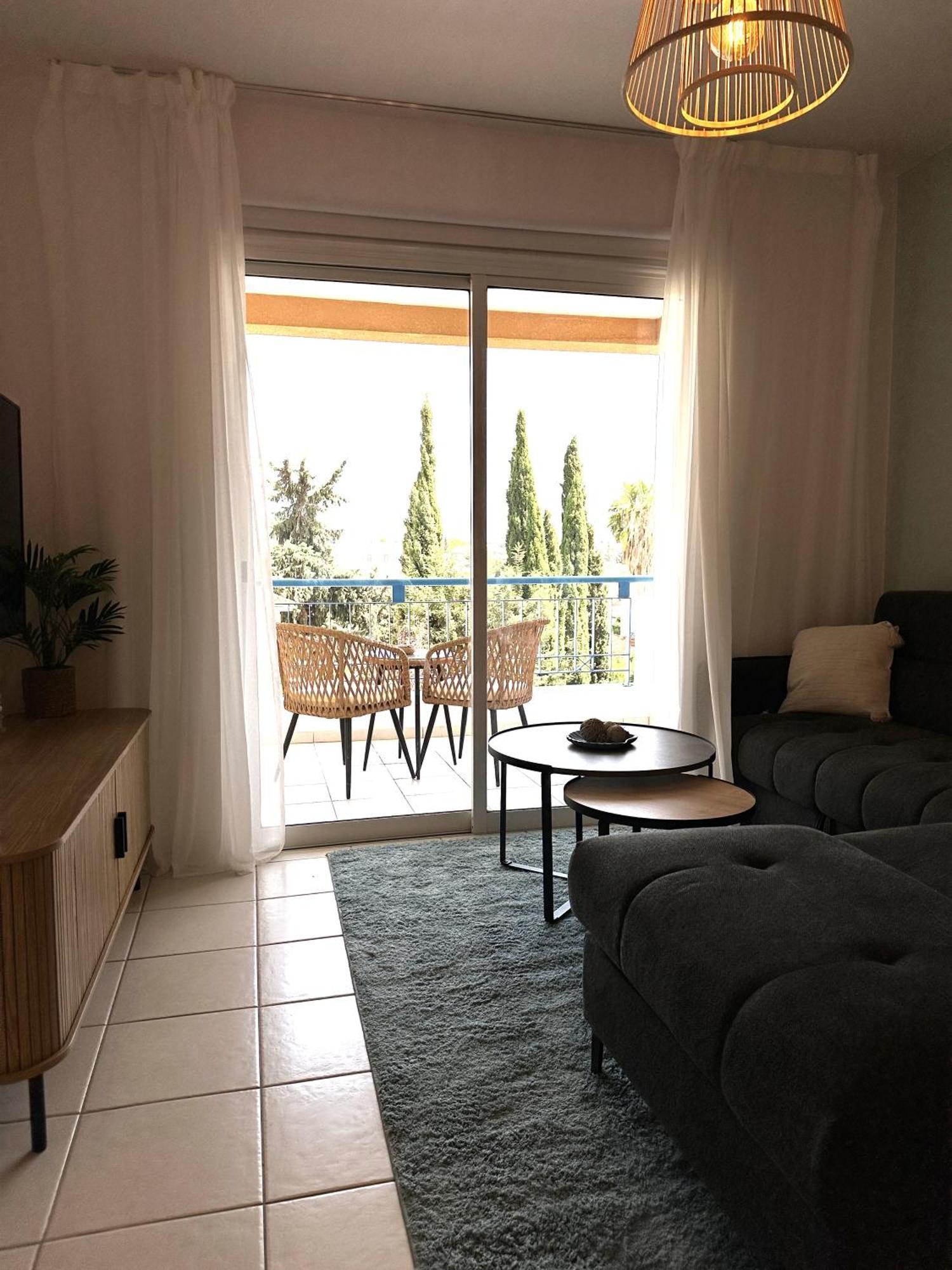H&O Golden Sun Suite Paphos Esterno foto