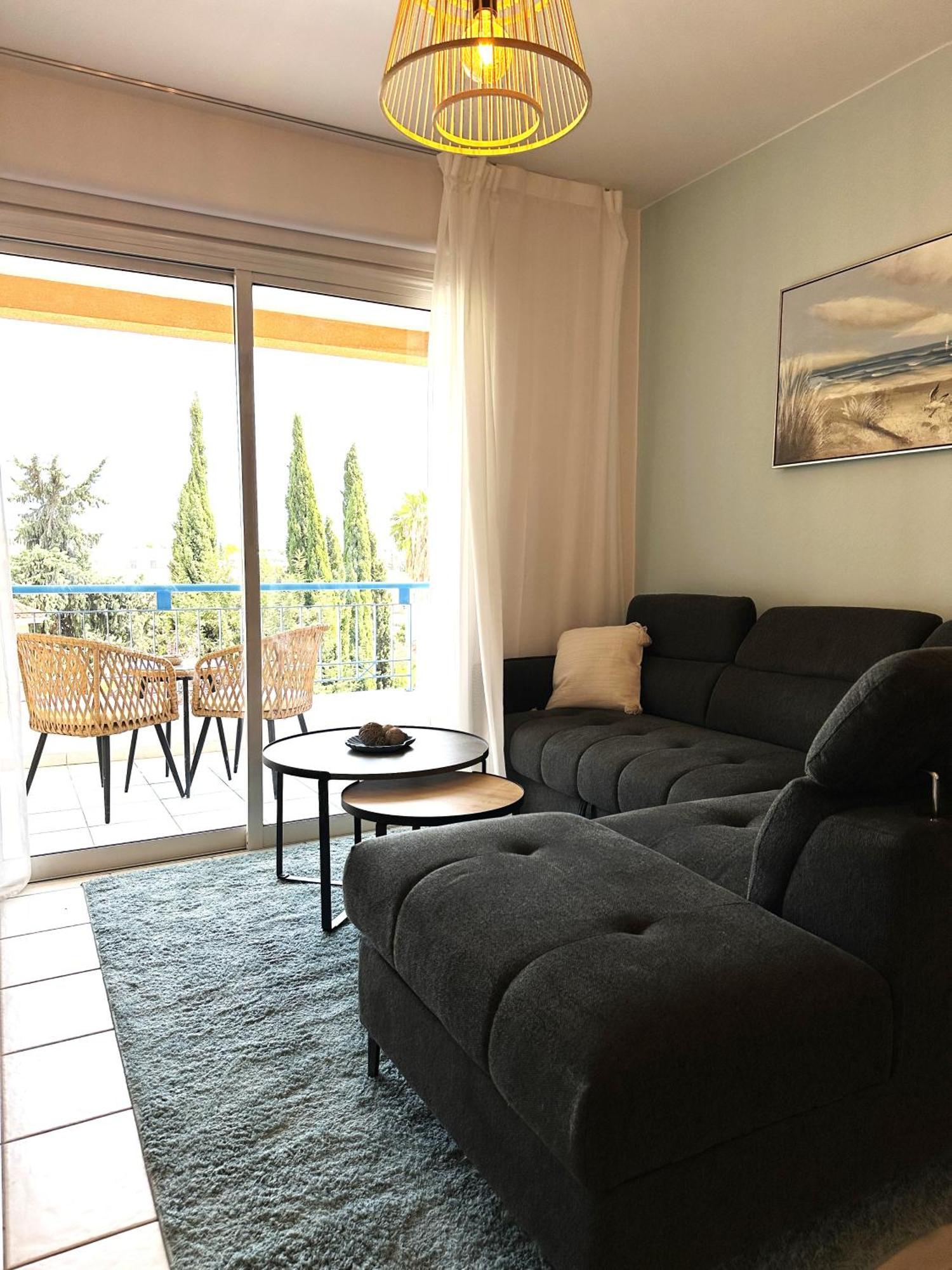 H&O Golden Sun Suite Paphos Esterno foto