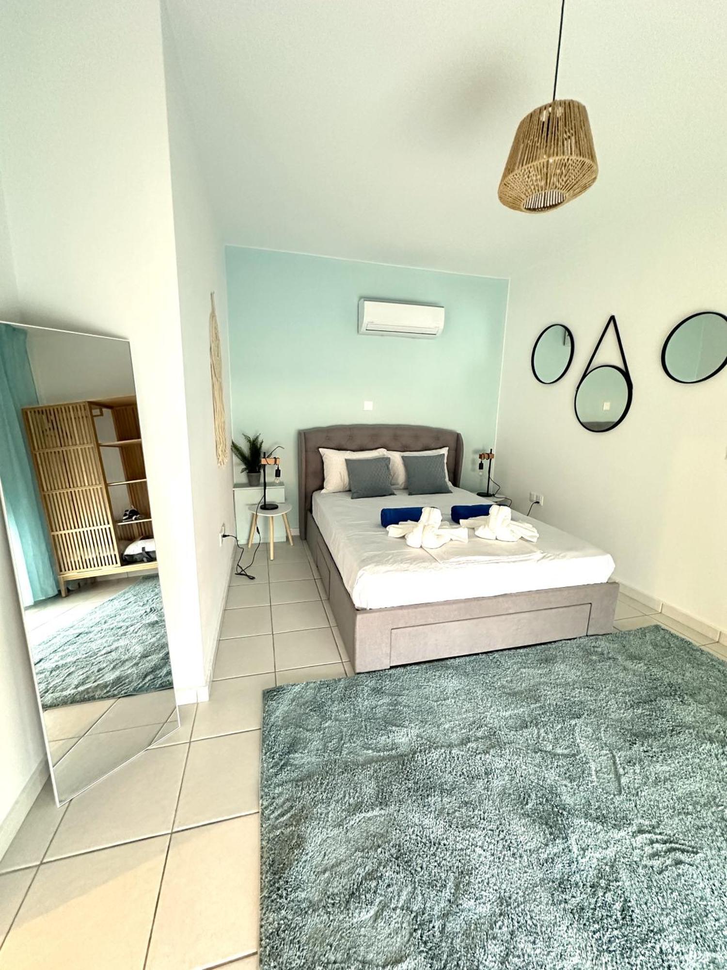 H&O Golden Sun Suite Paphos Esterno foto