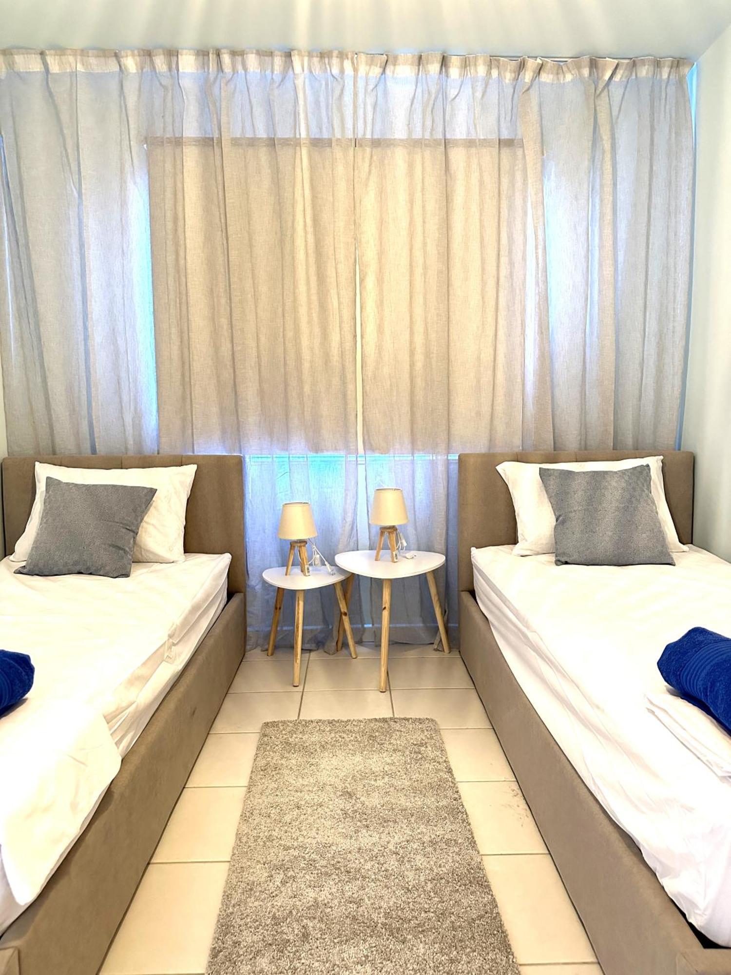 H&O Golden Sun Suite Paphos Esterno foto