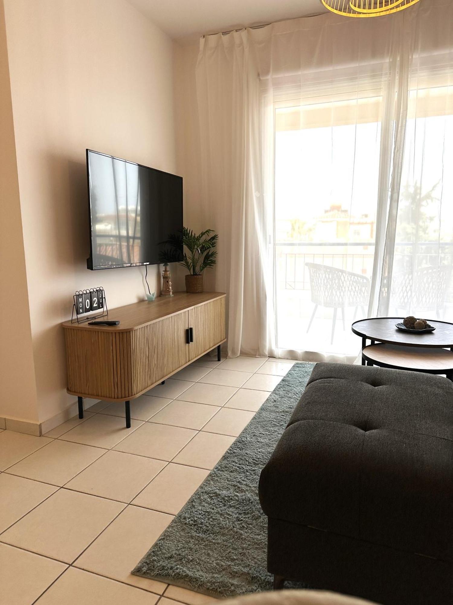 H&O Golden Sun Suite Paphos Esterno foto